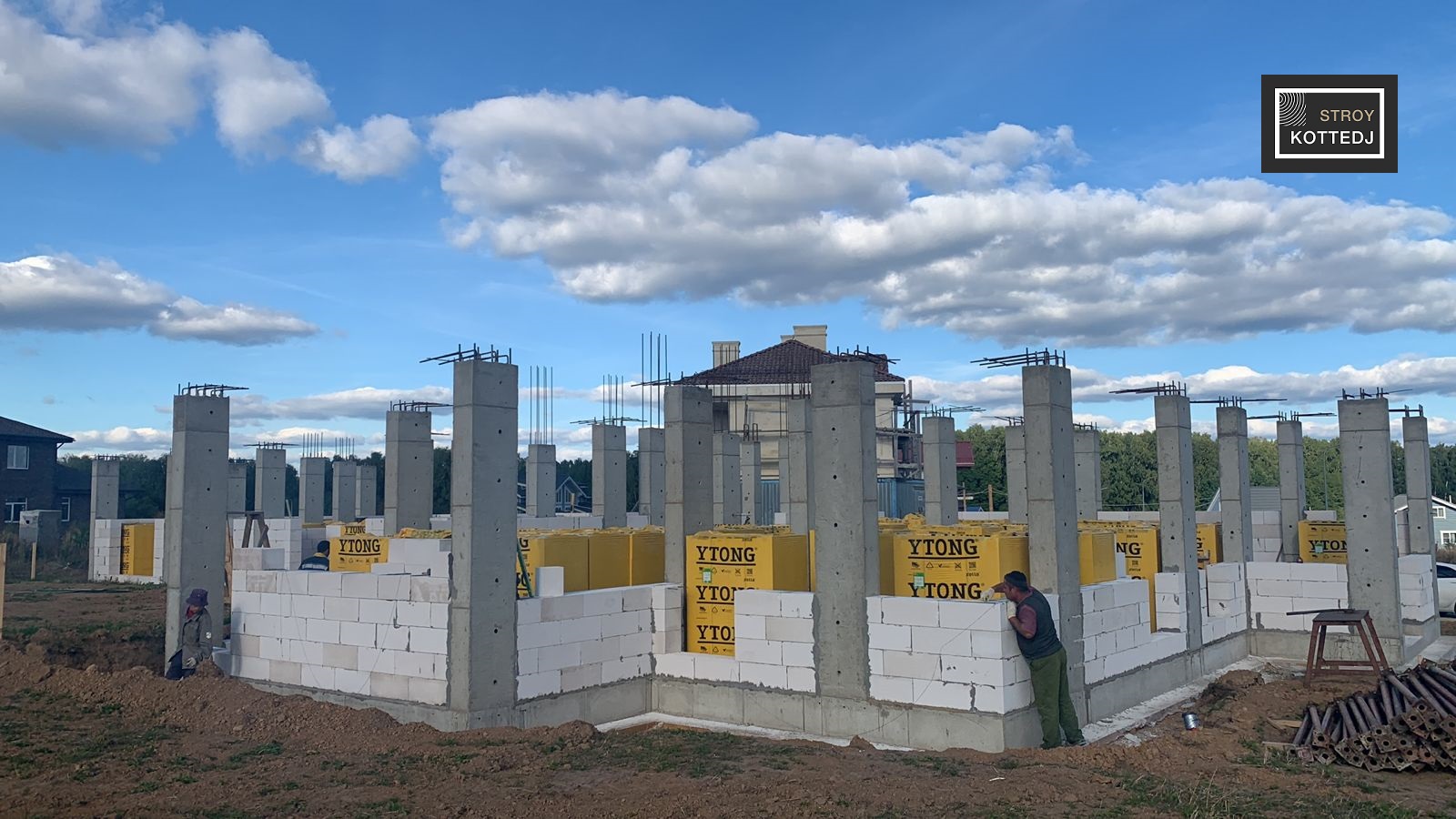 Одноэтажный дом с плоской кровлей и панорамным остеклением 350 м.кв.,  сдан 16.06.2023
