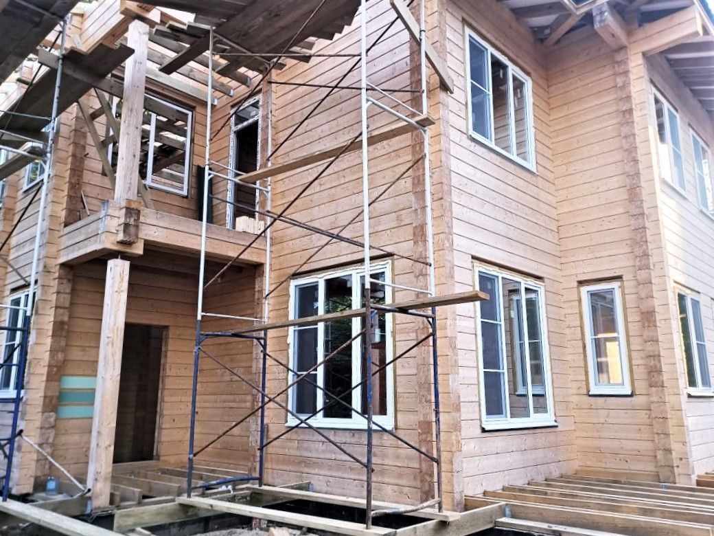 Коттедж из клееного бруса 402 м.кв.  по индивидуальному проекту, 4 спальни, 6 санузлов. Строительство в Назарьево, Одинцовский р-н,