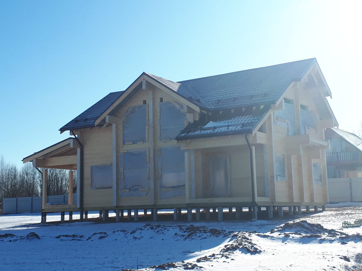 Дом 180 м.кв. из клееного бруса 200*260 мм.