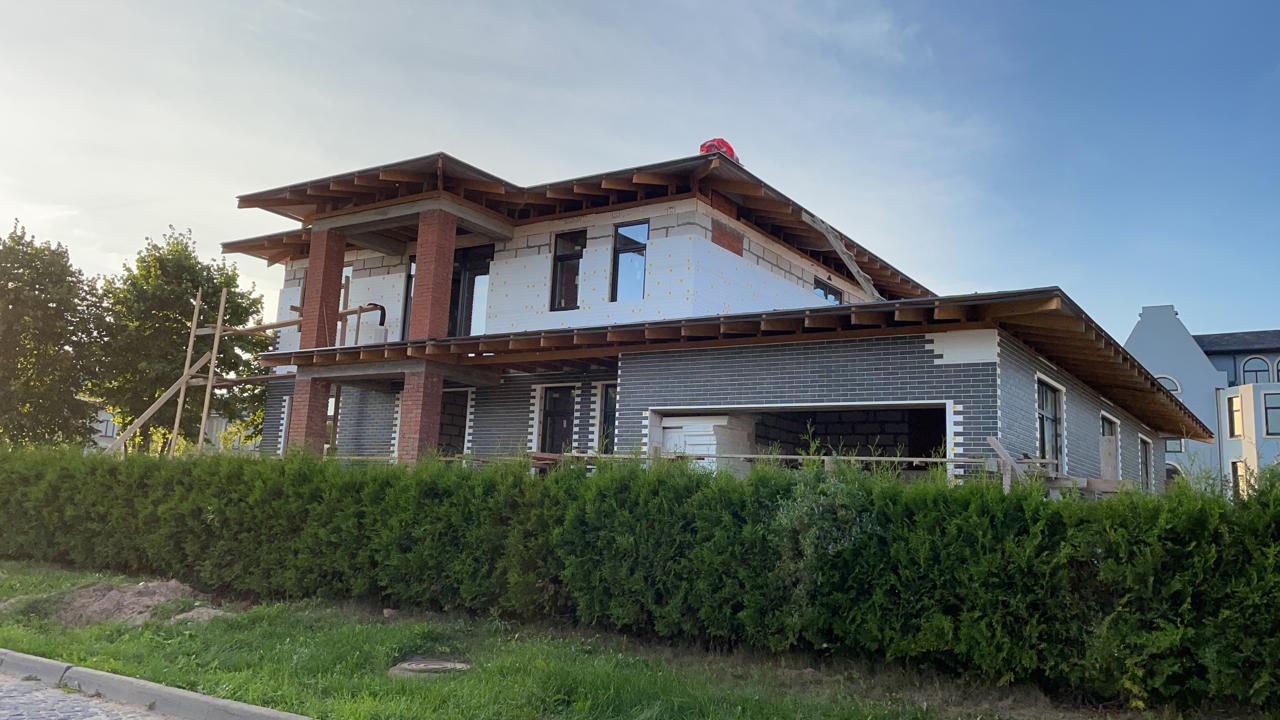 Строительство коттеджа в стиле Райта 434 м. кв. 4 спальни, 5 санузлов.