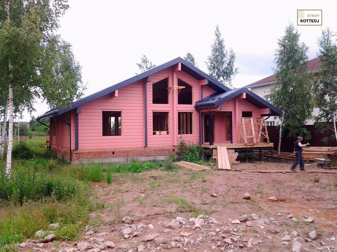 Розовый дом из клееного бруса