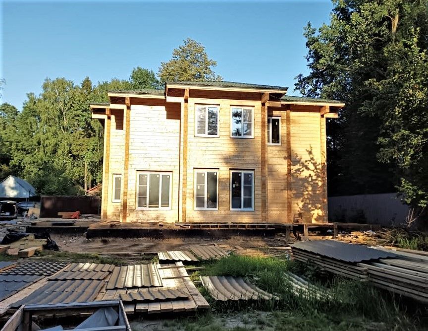 Коттедж из клееного бруса 402 м.кв.  по индивидуальному проекту, 4 спальни, 6 санузлов. Строительство в Назарьево, Одинцовский р-н,
