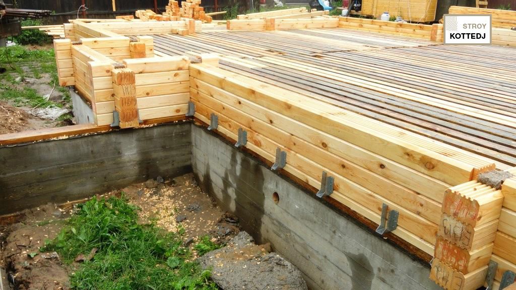Строительство дома из бруса естественной влажности